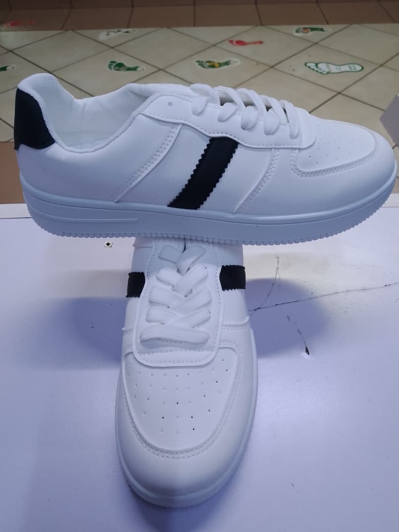Sylish Court Sneakers